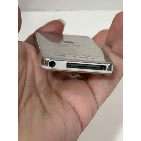 Apple Ipod‎ Nano A1137 2GB White Vintage For Parts Only AS IS - Picture 4 of 4